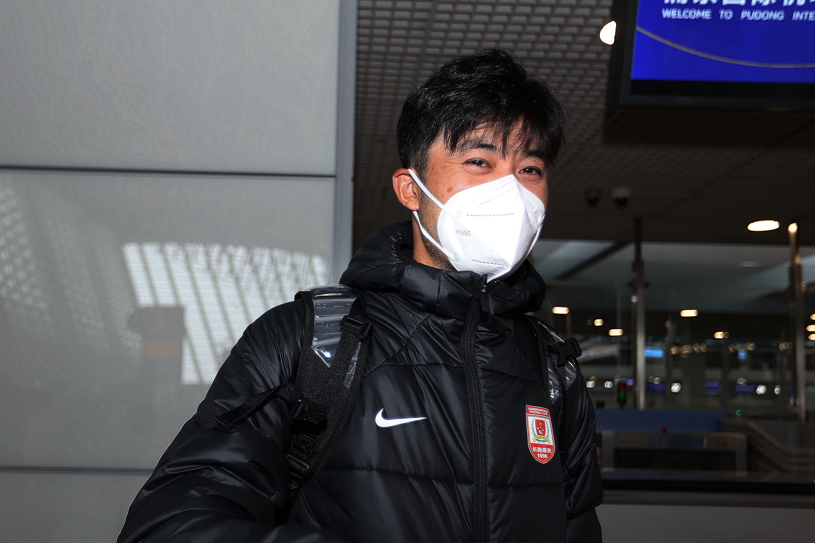 包含长春亚泰闯入夺冠圈，球队备战士气高涨的词条