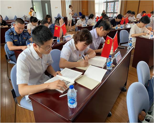 凯发体育娱乐-马赛主教练高调宣扬团结合作，力求赢得下一场胜利的简单介绍