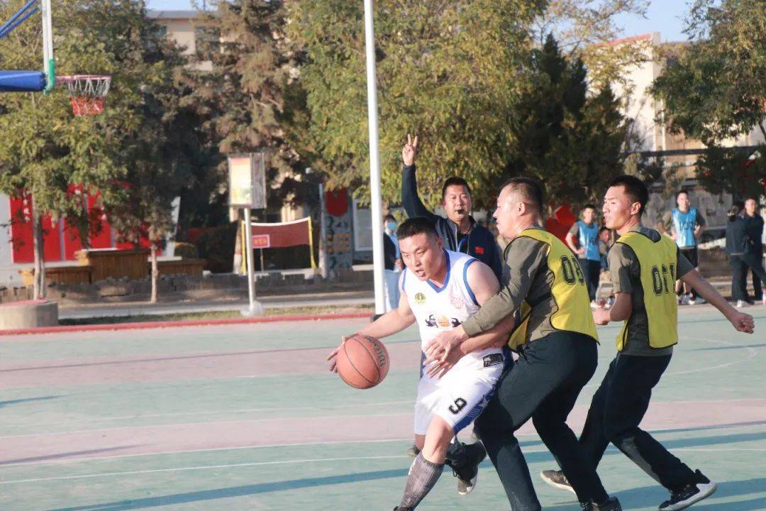 马赛主教练高调宣扬团结合作，力求赢得下一场胜利的简单介绍