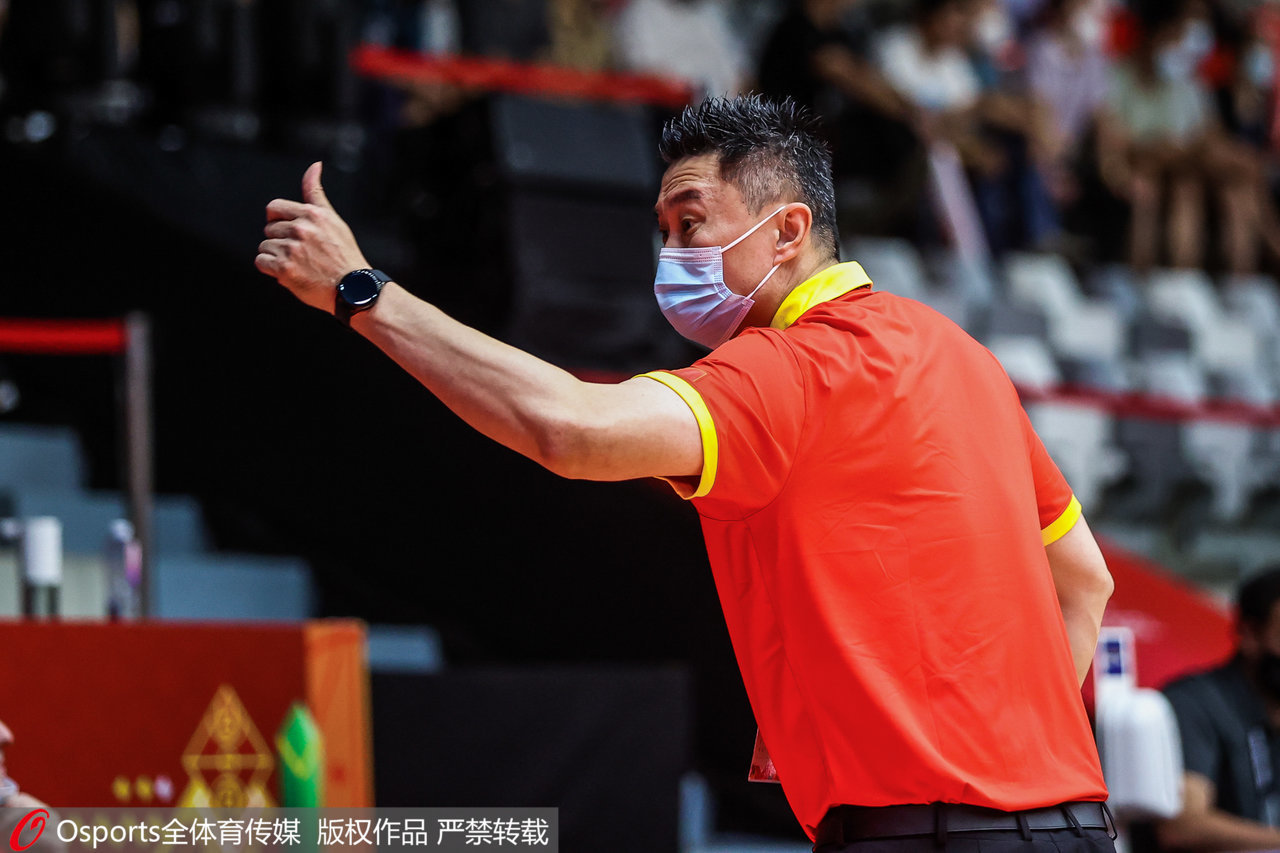 关于小球员表现出色，篮球教练点赞的信息